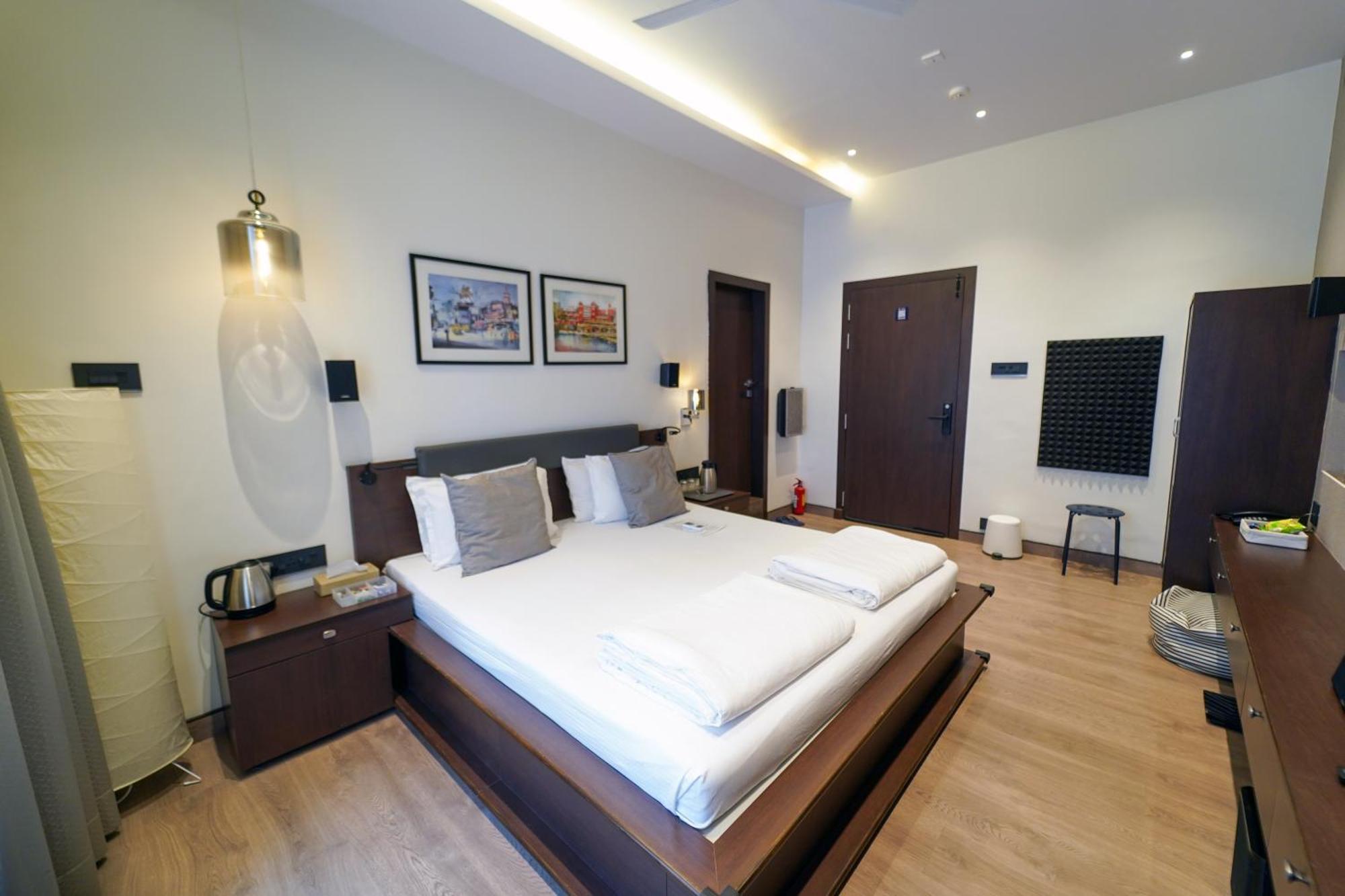 Central Bed & Breakfast Калькутта Экстерьер фото